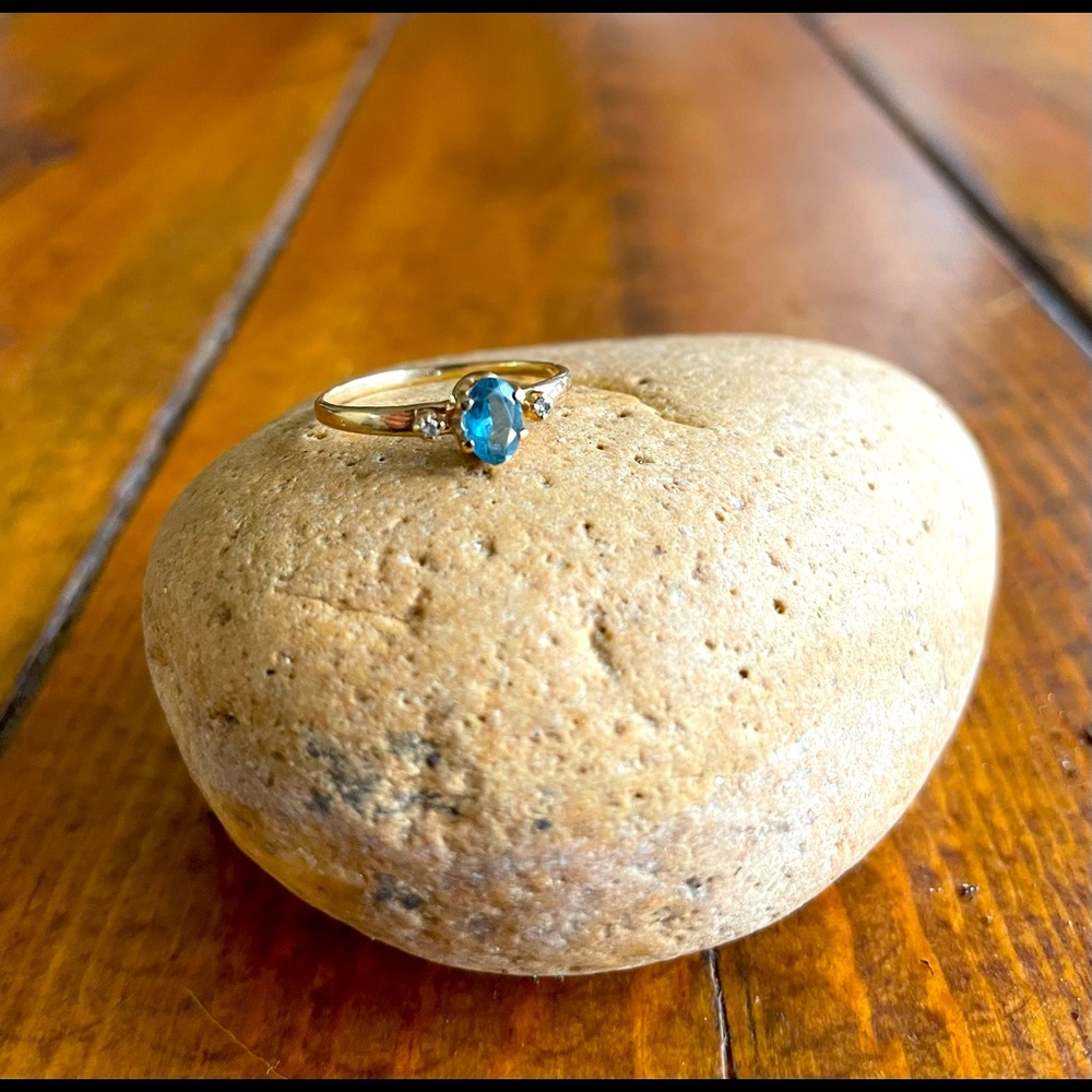 Gold Ring Topaz, 10k